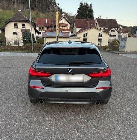 Gebraucht BMW 118 Advantage 150 PS (110 kW) 2019 Grau Kleinwagen