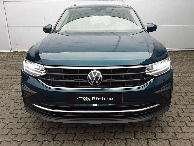 Gebraucht VW Tiguan Active 150 PS (110 kW) 2022 Nightshade blue SUV