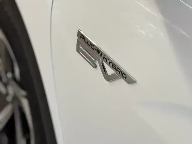 Używany Mitsubishi Eclipse Cross Plus 188 KM (138 kW) 2022 Biały SUV