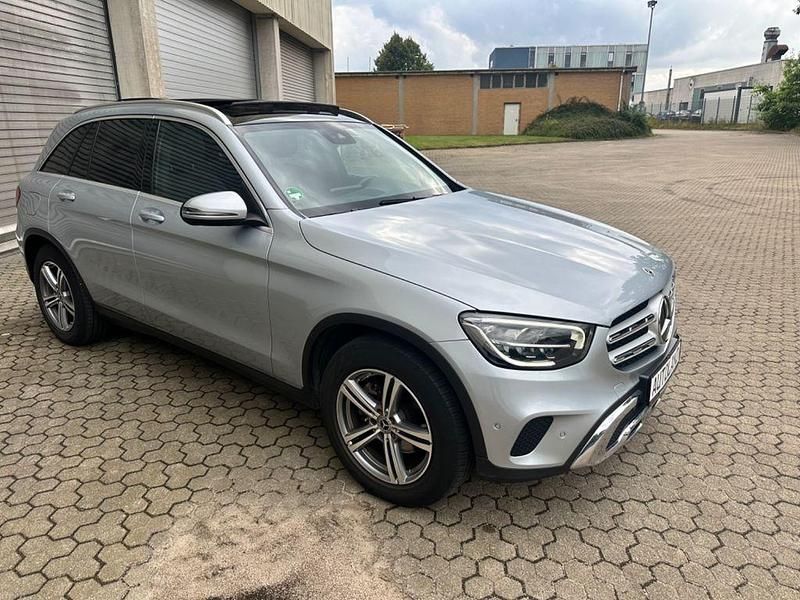 Gebraucht Mercedes GLC220 194 PS (142 kW) 2021 Silber SUV