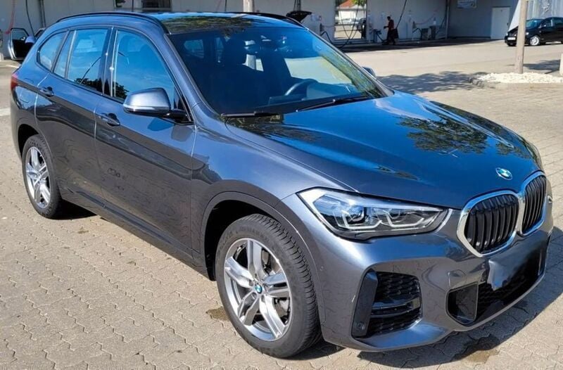 Grau Gebraucht 2019 BMW X1 M Sport SUV | 22.989 € (Superpreis) - Bild 1/4