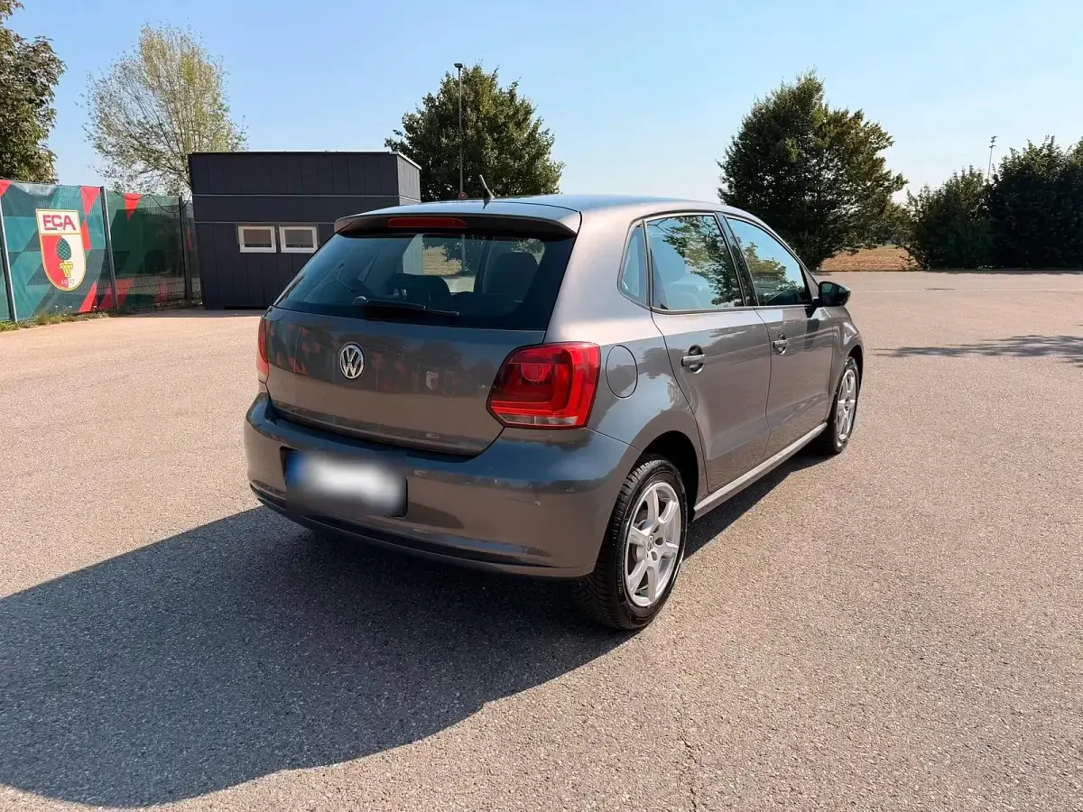 Gebraucht VW Polo 69 PS (50 kW) 2013 Grau Kleinwagen