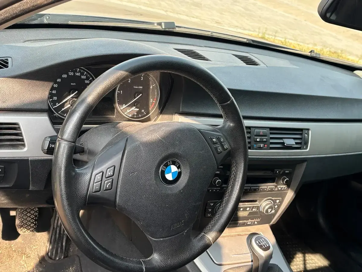 Gebraucht BMW 318 105 PS (77 kW) 2008 Blau Kombi
