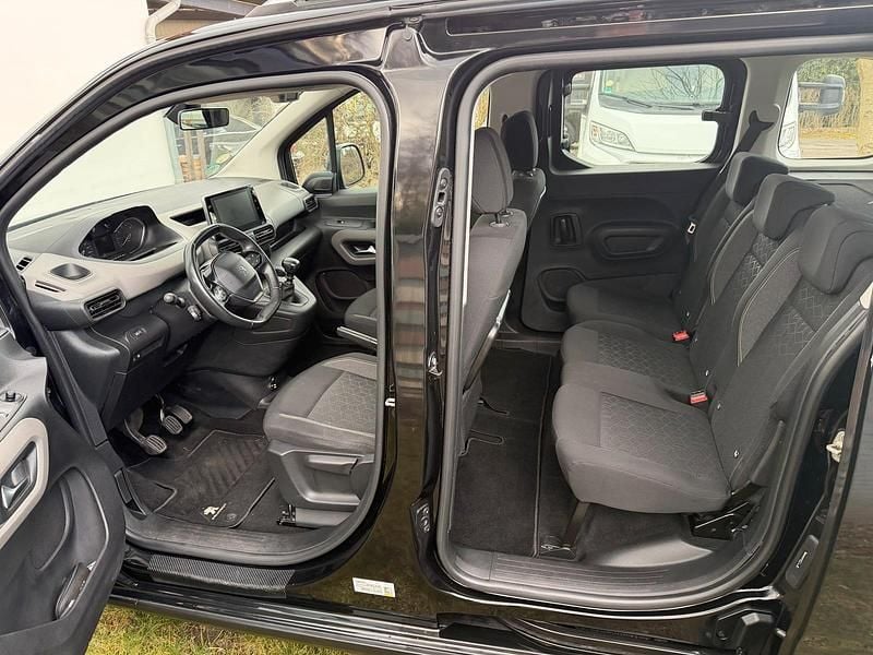 Gebraucht Peugeot Rifter Active 130 PS (95 kW) 2018 Schwarz Van / Kleinbus