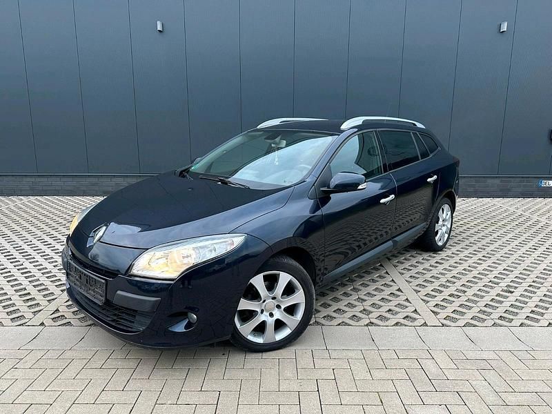 Blau Gebraucht 2011 Renault Mégane GrandTour Kombi | 3.499 € (Fairer Preis) - Bild 1/4