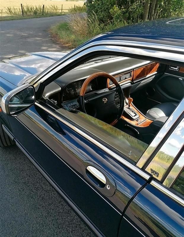 Gebraucht Daimler Double Six Serie 1 1996 Blau Limousine