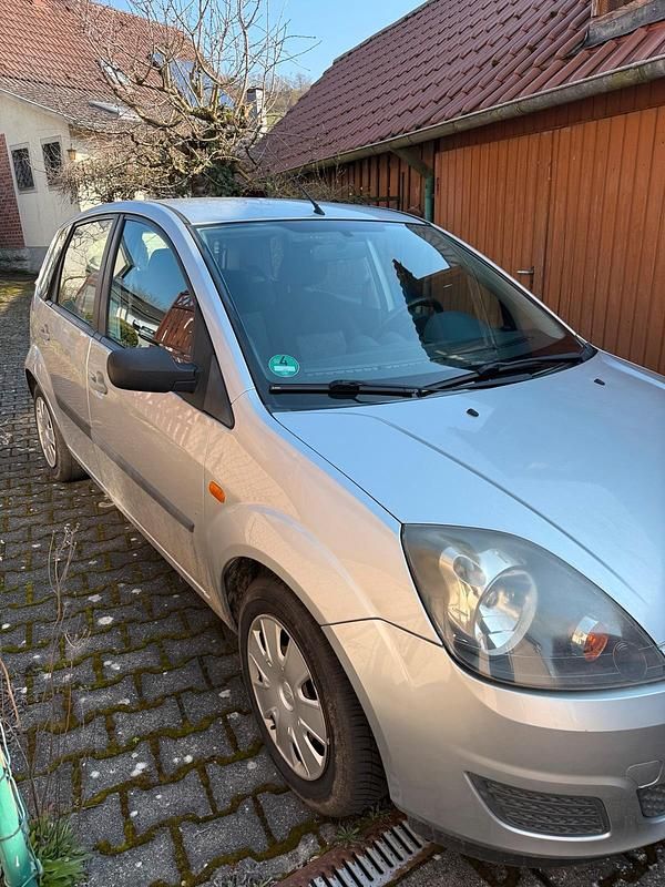 Gebraucht Ford Fiesta 69 PS (50 kW) 2007 Silber Kleinwagen