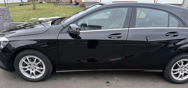Gebraucht Mercedes A180 Urban 122 PS (89 kW) 2013 Limousine
