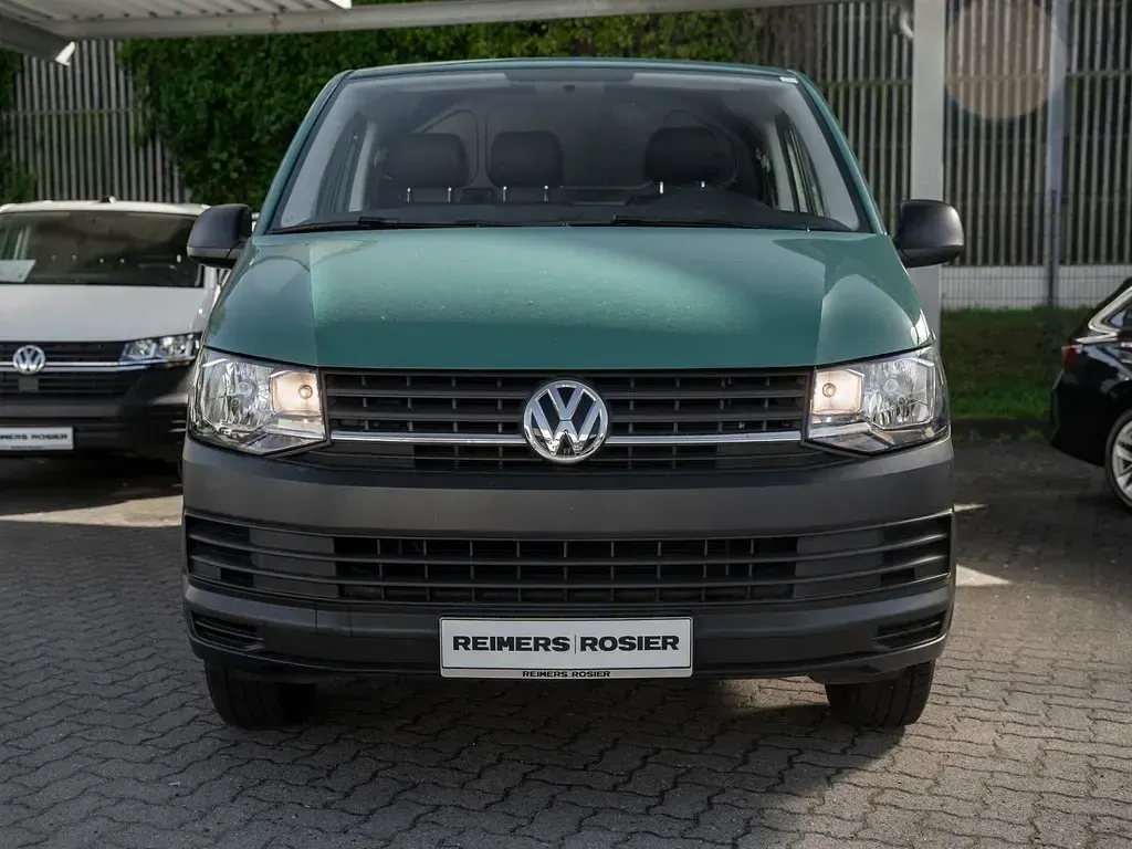 Gebraucht VW T6.1 102 PS (75 kW) 2019 Grün / opalgrün Van