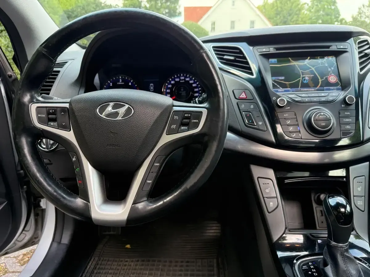 Gebraucht Hyundai i40 Style 136 PS (100 kW) 2014 Silber Kombi