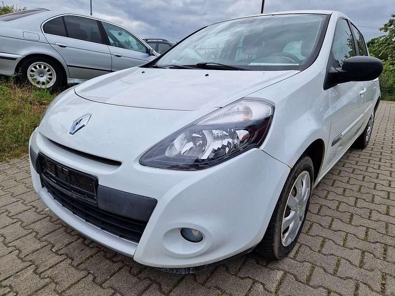 Weiß Gebraucht 2012 Renault Clio IV Expression Kleinwagen | 2.000 € (Fairer Preis) - Bild 1/4