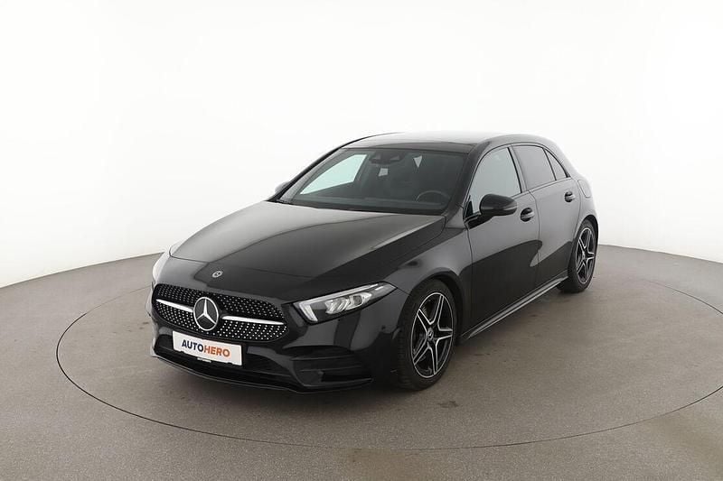 Schwarz Gebraucht 2019 Mercedes A220 AMG line Limousine | 25.130 € (Fairer Preis) - Bild 1/3