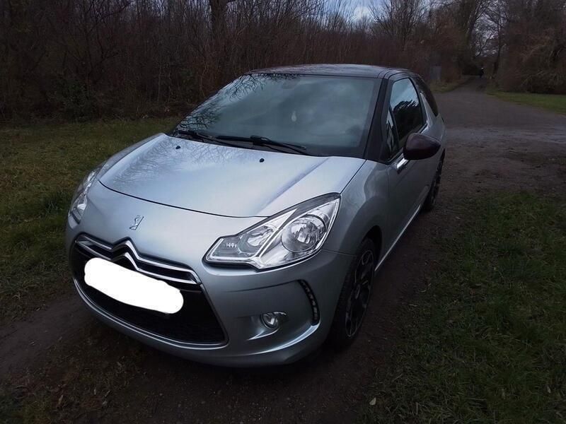 Silber Gebraucht 2011 Citroën C3 Kleinwagen | 2.080 € (Superpreis) - Bild 1/4