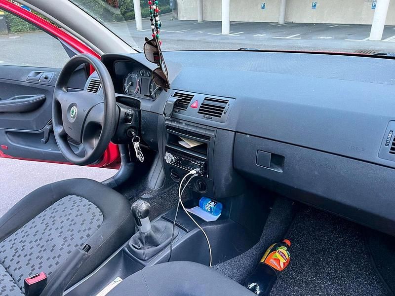 Gebraucht Skoda Fabia 60 PS (44 kW) 2007 Rot Kleinwagen