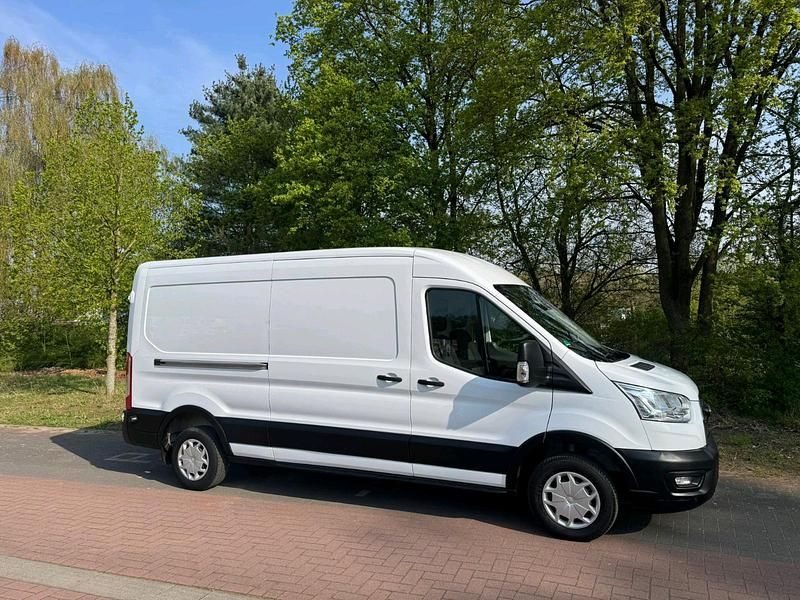 Second-hand Ford Transit 130 CP (95 kW) 2020 Alb Monovolum