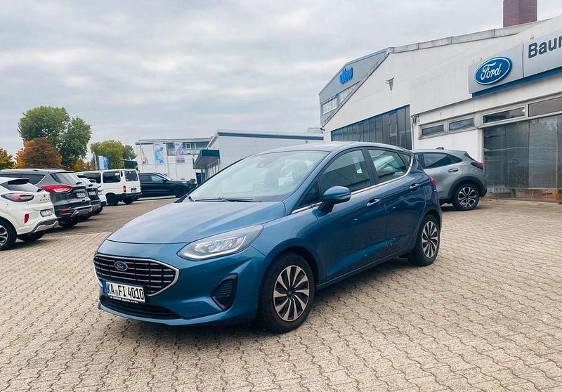 Blau Gebraucht 2023 Ford Fiesta Titanium Kleinwagen | 23.600 € (Teuer) - Bild 1/4