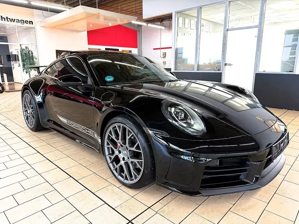 Gebraucht Porsche 992 Chrono 394 PS (289 kW) 2025 Schwarz Coupé