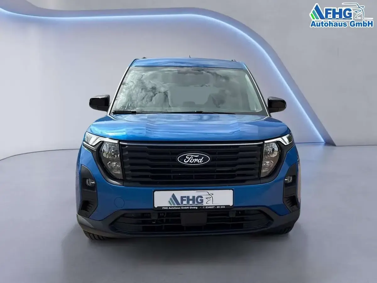 Neu Ford Tourneo Courier Titanium 125 PS (91 kW) 2025 Dynamicblau metallic Van / Kleinbus