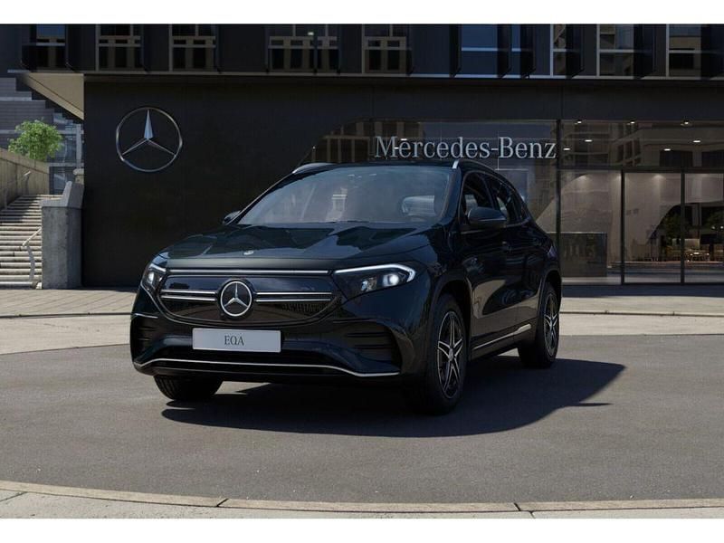 Metalliclack kosmosschwarz (metallic) Gebraucht 2021 Mercedes EQA250 AMG SUV | 30.825 € (Fairer Preis) - Bild 1/4
