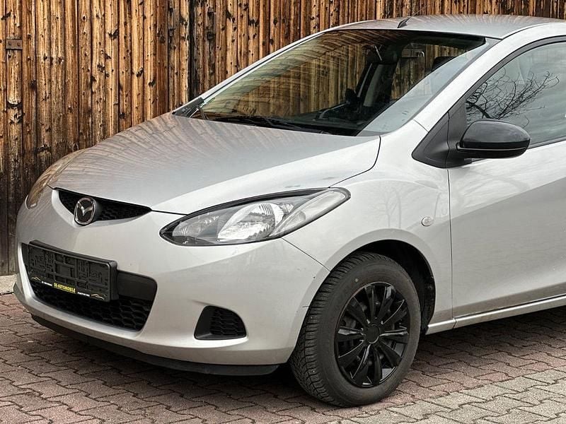 Usado Mazda 2 Impuls 75 HP (55 kW) 2008 Prateado Citadino