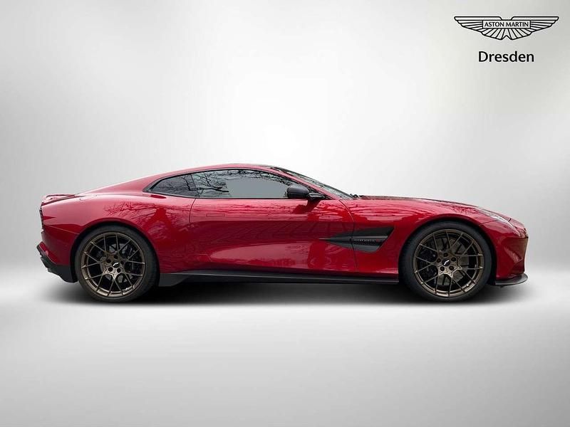 Gebraucht Aston Martin Vanquish 835 PS (614 kW) 2025 Supernova red q special Coupé