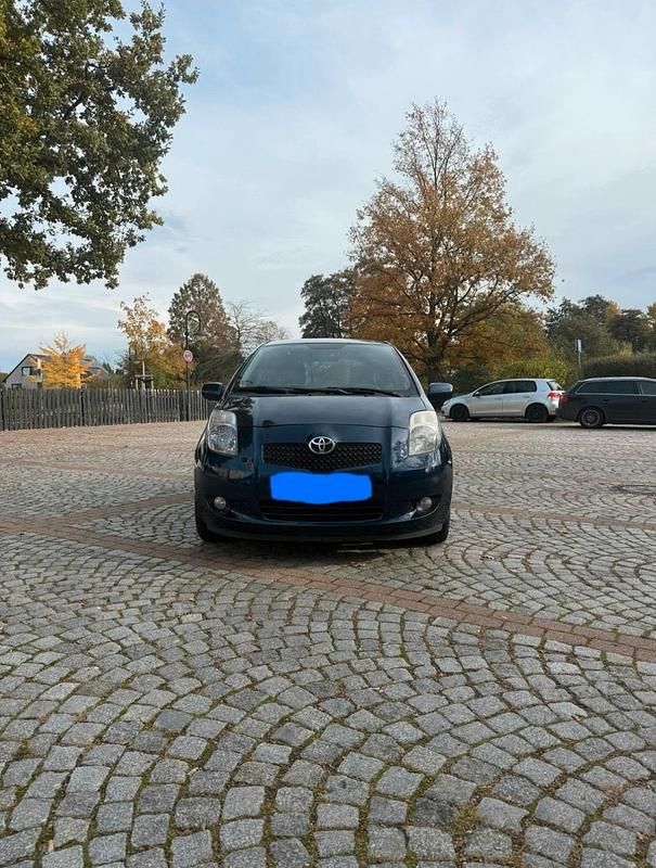 Blau Gebraucht 2008 Toyota Yaris Kleinwagen | 2.750 € (Superpreis) - Bild 1/4