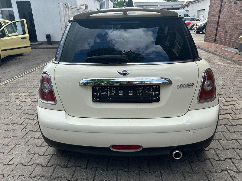 Gebraucht Mini Cooper 120 PS (88 kW) 2010 Weiß Kleinwagen