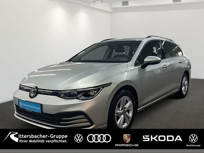 Reflexsilber metallic Gebraucht 2023 VW Golf VIII Life Kombi | 25.390 € (Fairer Preis) - Bild 1/4