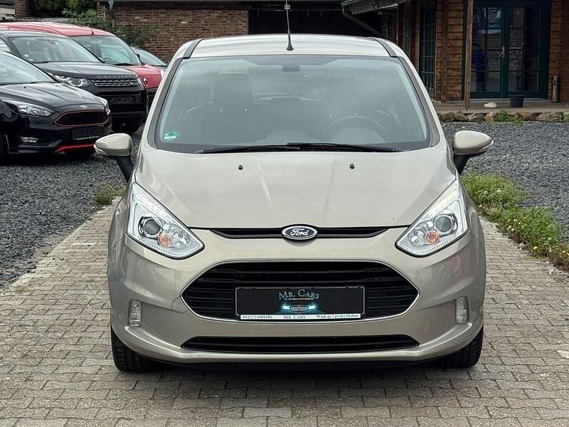 Grau Gebraucht 2015 Ford B-MAX Titanium Van / Kleinbus | 6.950 € (Fairer Preis) - Bild 1/4
