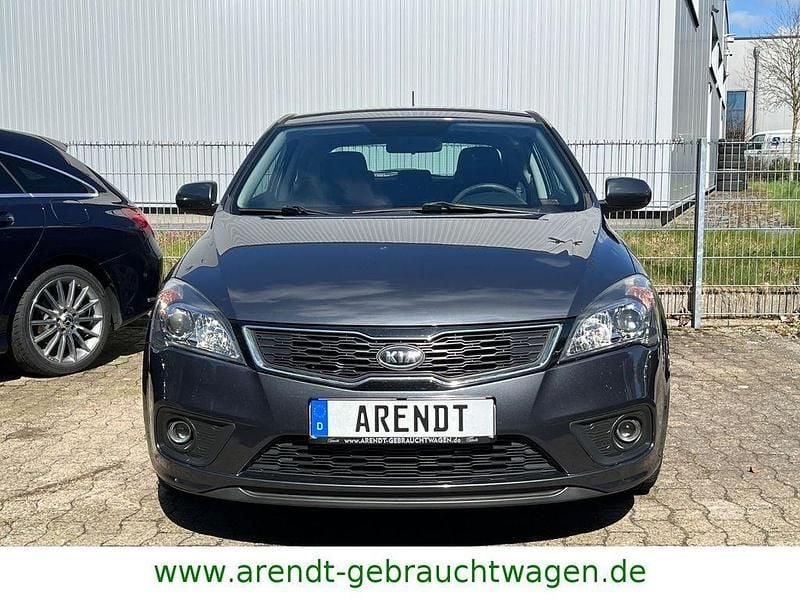 Gebraucht Kia Ceed 90 PS (66 kW) 2013 Grau Kleinwagen