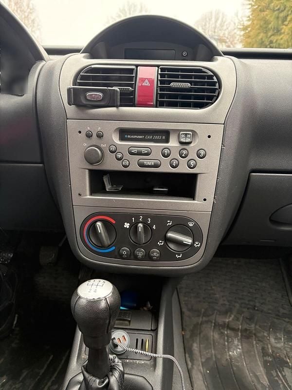 Gebraucht Opel Corsa 75 PS (55 kW) 2003 Silber Kleinwagen