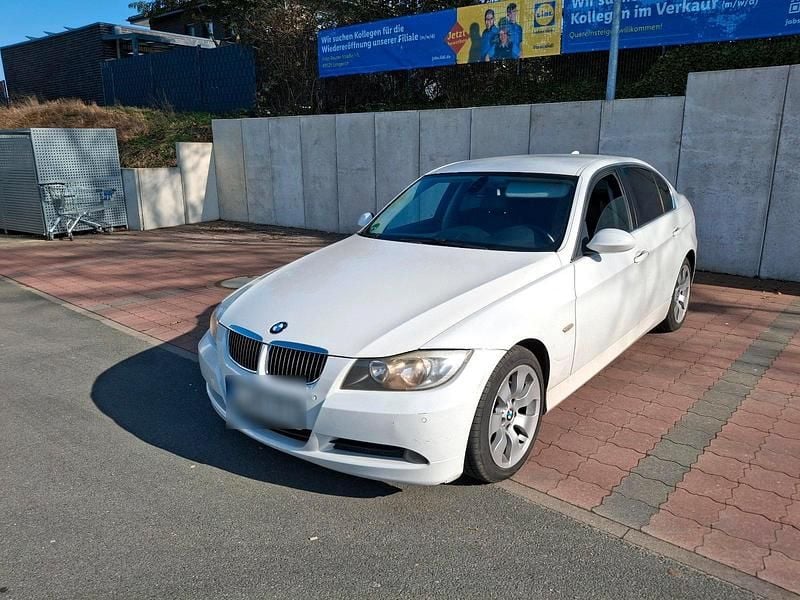 Gebraucht BMW 325 197 PS (144 kW) 2008 Weiß Limousine