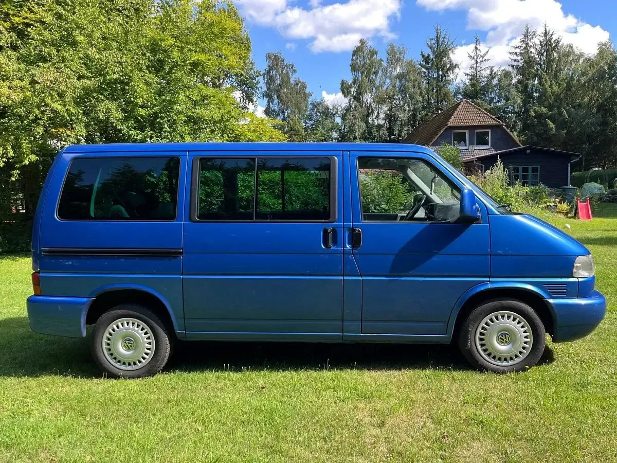 Gebraucht VW Multivan 102 PS (75 kW) 2001 Blau Van / Kleinbus
