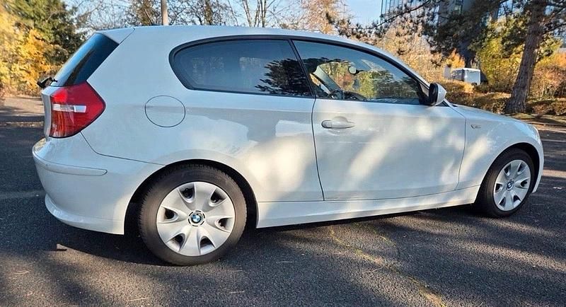 Gebraucht BMW 116 2012 Weiß Kleinwagen