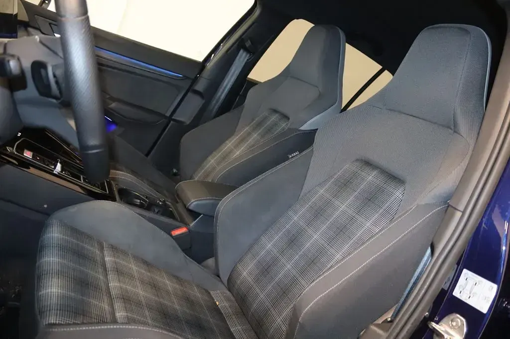 Gebraucht VW Golf VIII GTD 200 PS (147 kW) 2024 Atlantic blue metallic Limousine