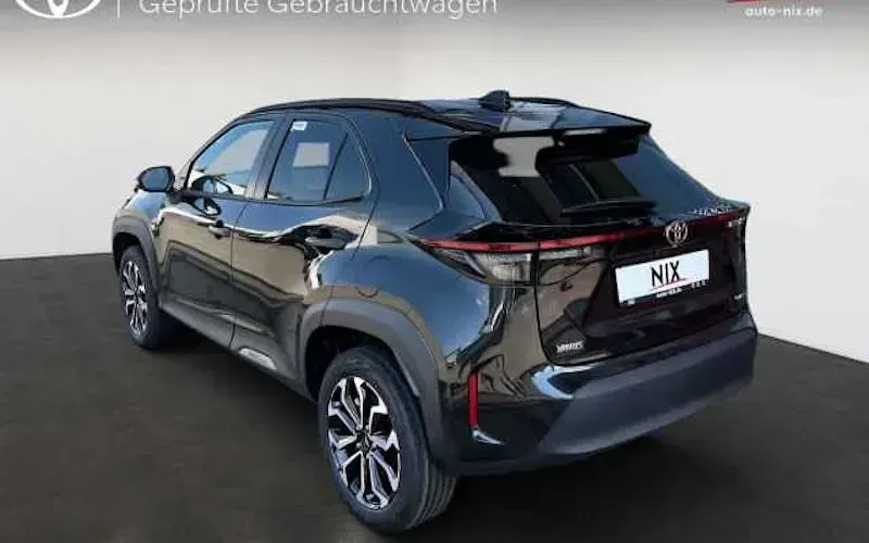 Neu Toyota Yaris Cross 130 PS (95 kW) 2026 Schwarz SUV