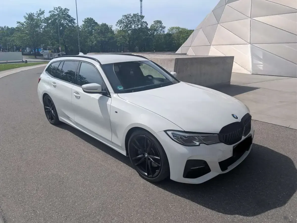 Gebraucht BMW 330 M Sport 258 PS (189 kW) 2019 Alpinweiss iii Kombi