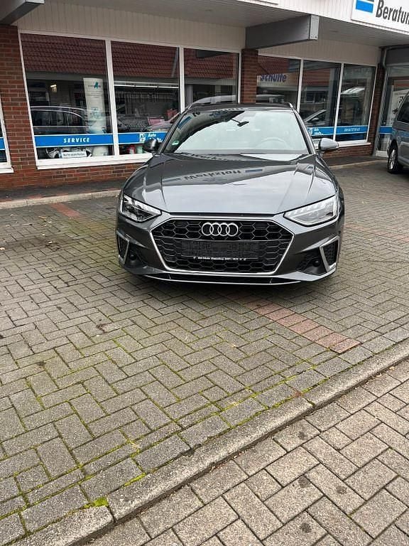 Gebraucht Audi A4 S-Line 204 PS (150 kW) 2023 Grau Kombi