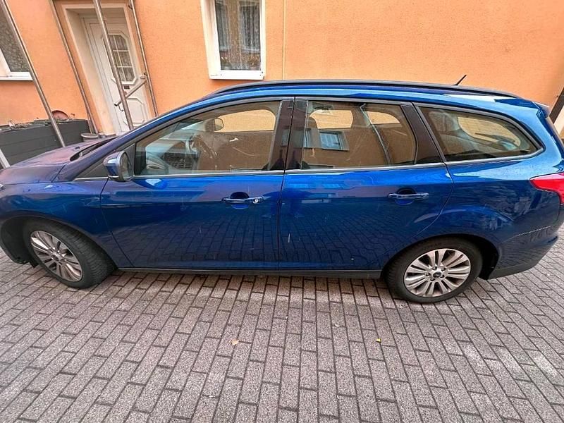 Gebraucht Ford Focus 120 PS (88 kW) 2016 Blau Kombi