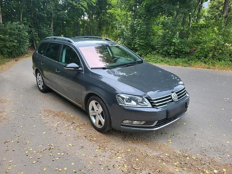 Grau Gebraucht 2014 VW Passat Highline Kombi | 10.900 € (Teuer) - Bild 1/4