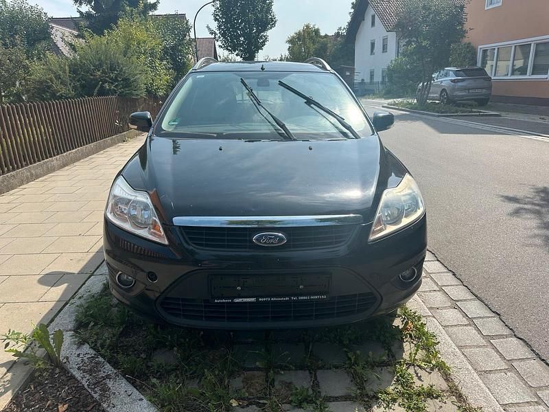 Schwarz Gebraucht 2010 Ford Focus Kombi | 750 € (Superpreis) - Bild 1/4