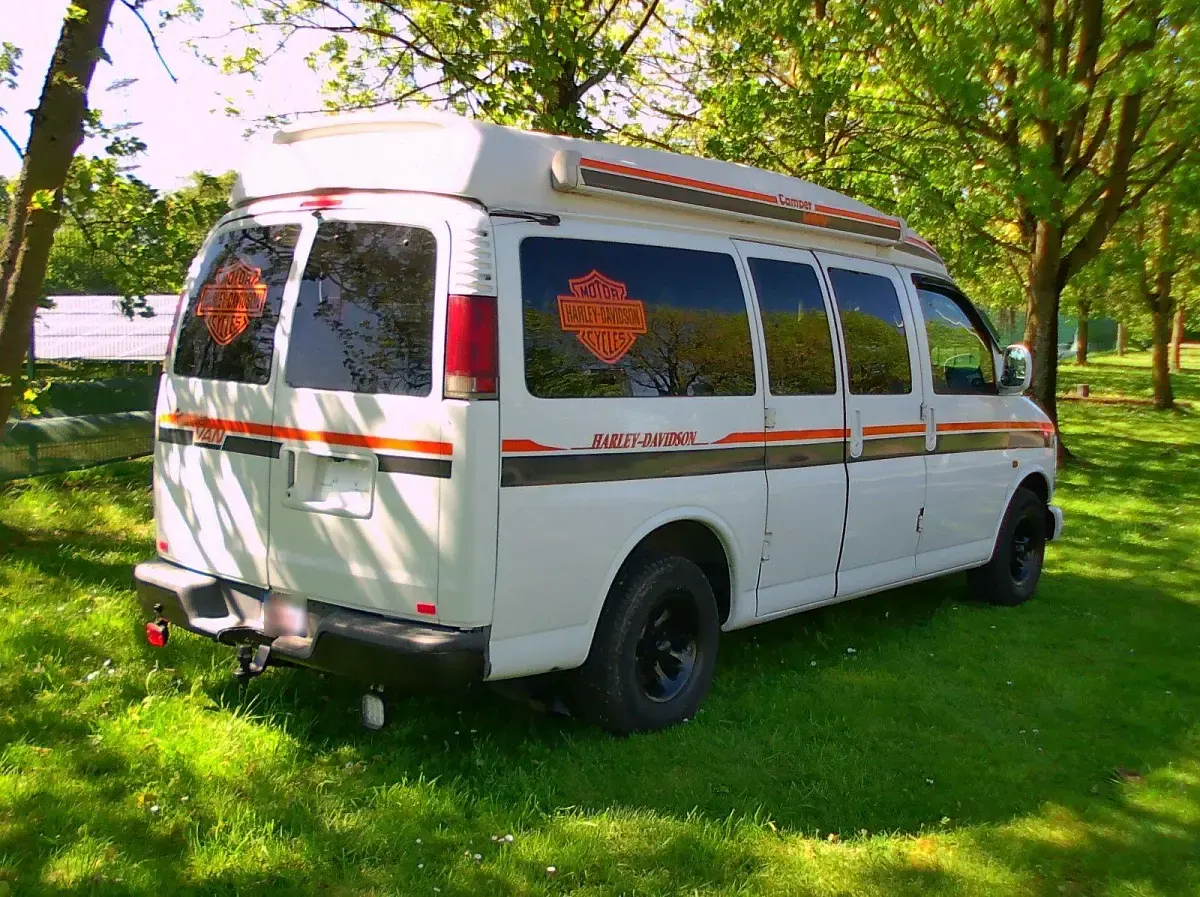 Second-hand Chevrolet Express 256 CP (188 kW) 2001 Alb Monovolum