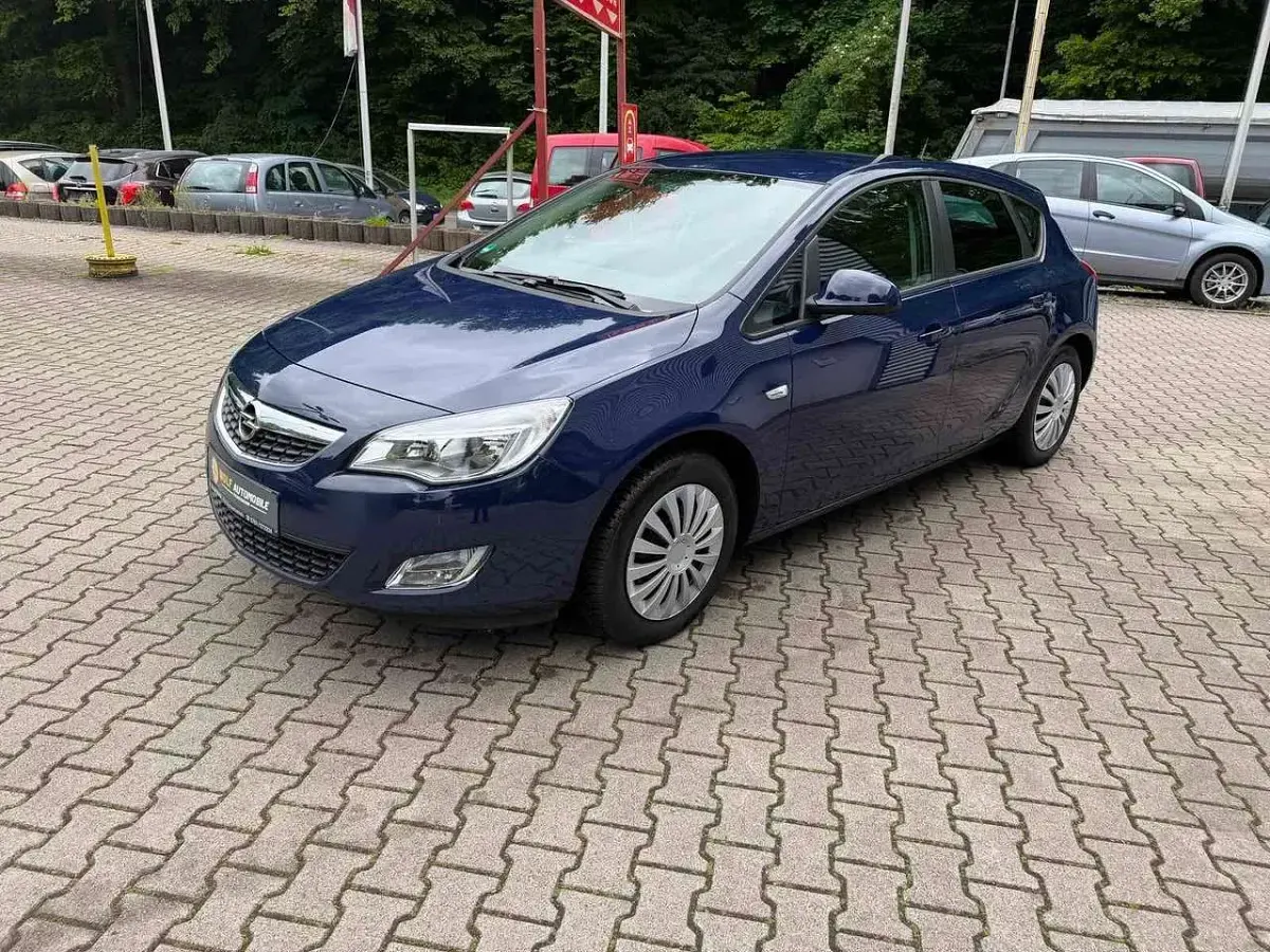 Gebraucht Opel Astra Design Edition 120 PS (88 kW) 2011 Ozean blau (p2) Kleinwagen