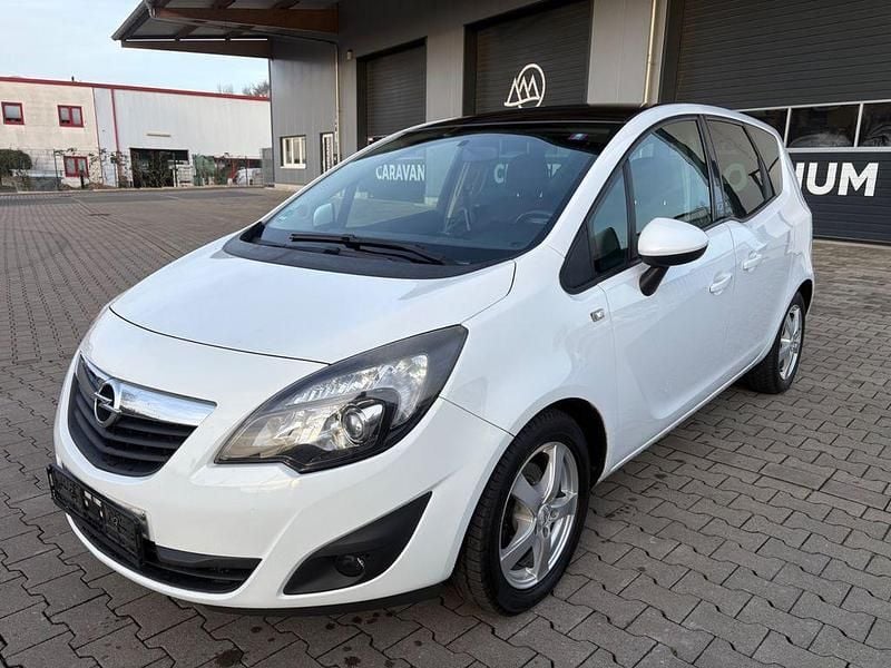 Weiß Gebraucht 2012 Opel Meriva Color Edition Van / Kleinbus | 3.990 € (Guter Preis) - Bild 1/4
