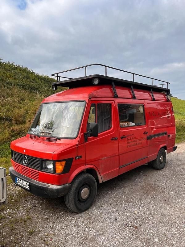 Rot Gebraucht 1990 Mercedes T1 Van | 19.999 € - Bild 1/2