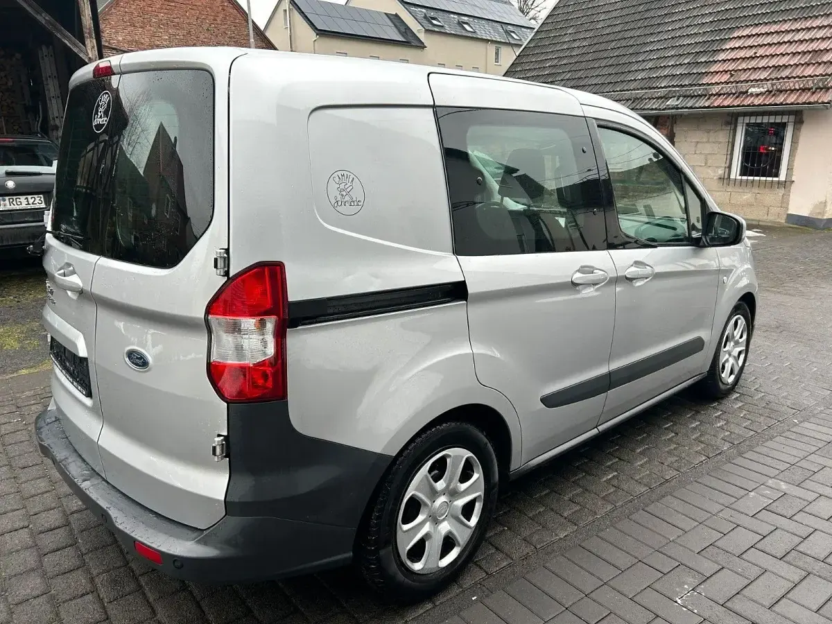 Usado Ford Transit 101 HP (74 kW) 2019 Prateado Carrinha