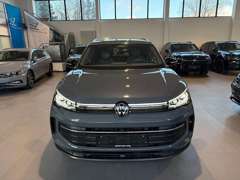 Gebraucht VW Tiguan Goal 150 PS (110 kW) 2025 Grau SUV