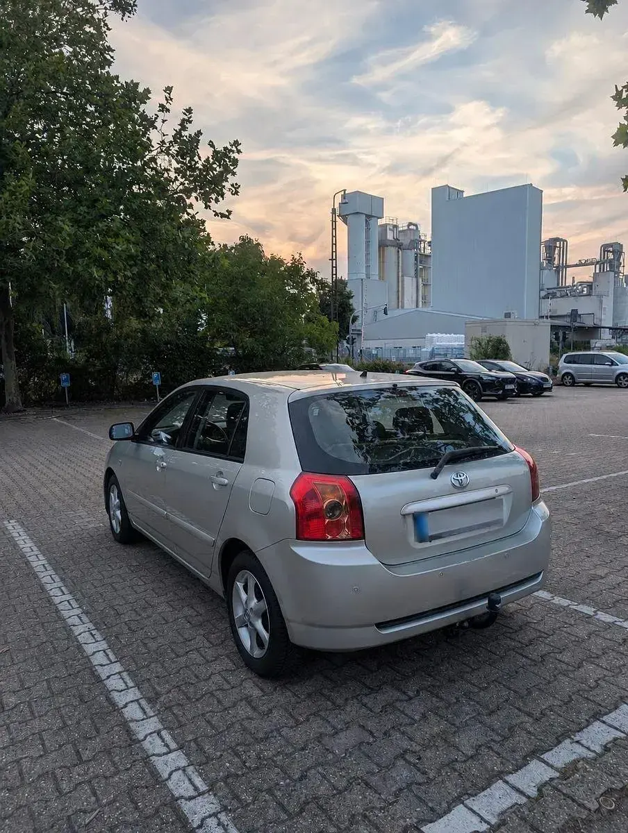 Gebraucht Toyota Corolla Sol 110 PS (80 kW) 2005 Silber Limousine