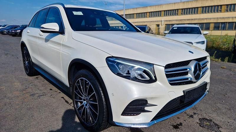 Gebraucht Mercedes GLC250 AMG 211 PS (155 kW) 2018 Weiß SUV