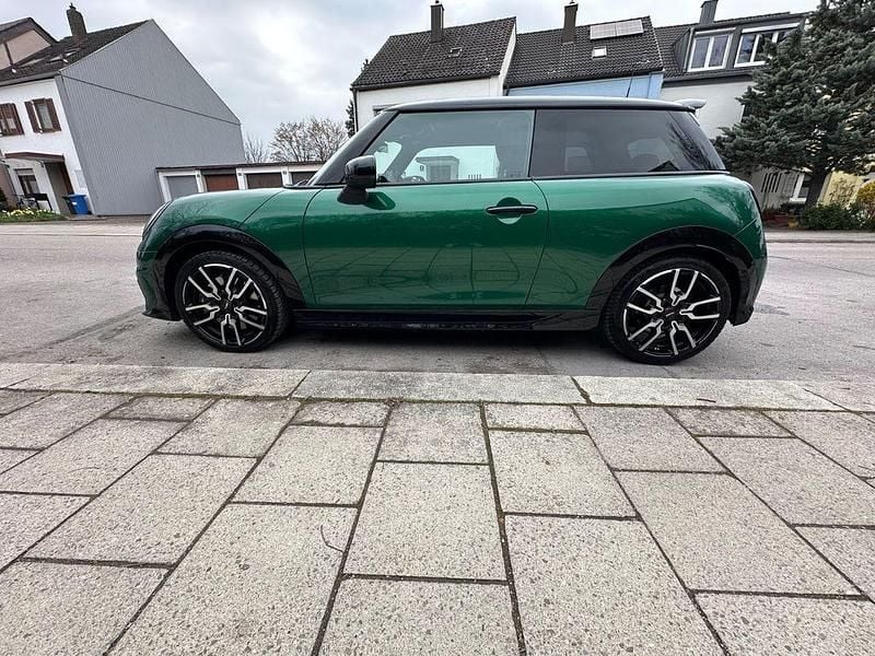 Gebraucht Mini John Cooper Works 204 PS (150 kW) 2024 Grün Kleinwagen